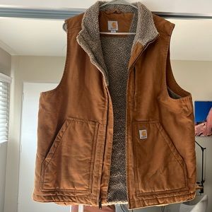 EUC Carhartt Men’s Sherpa fleece lined vest